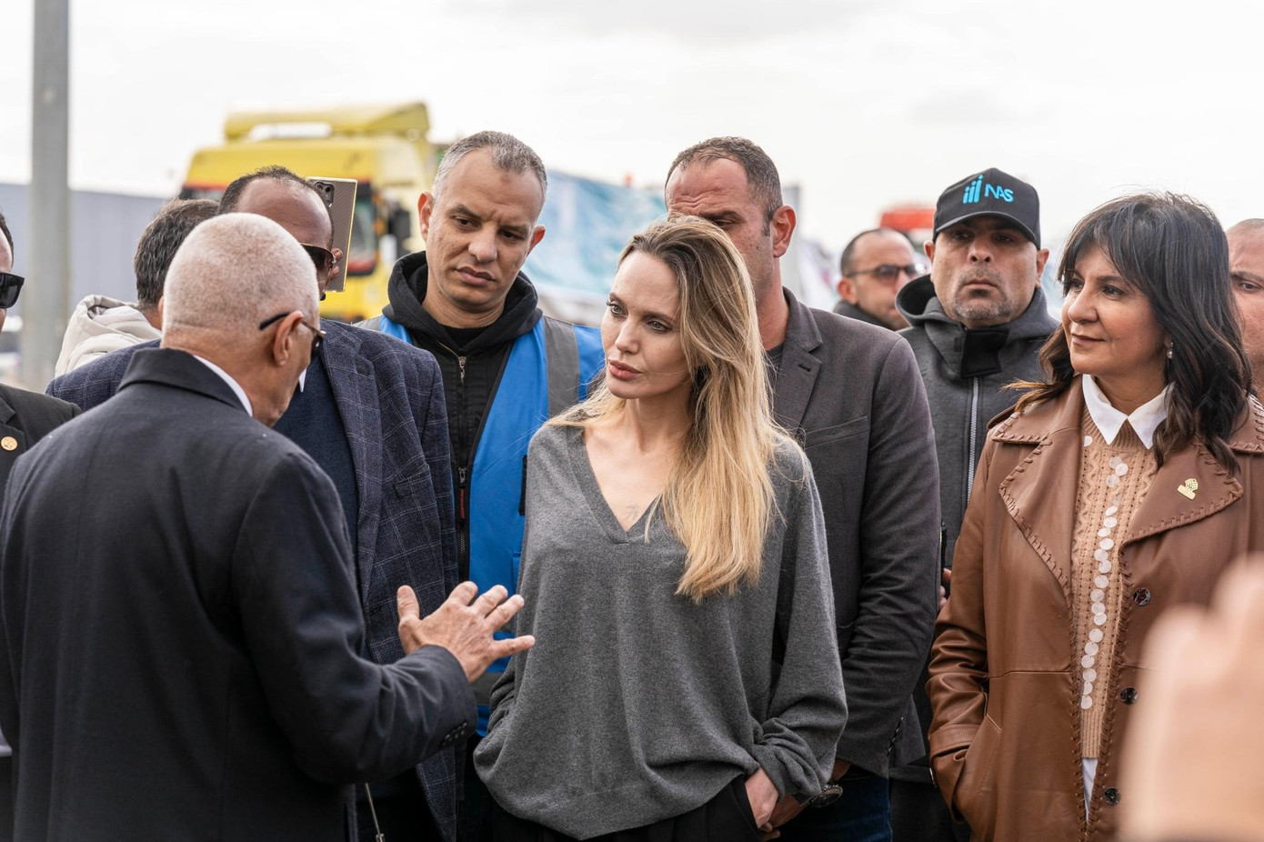 Angelina Jolie rao bán biệt thự trị giá 25 triệu-2498-1