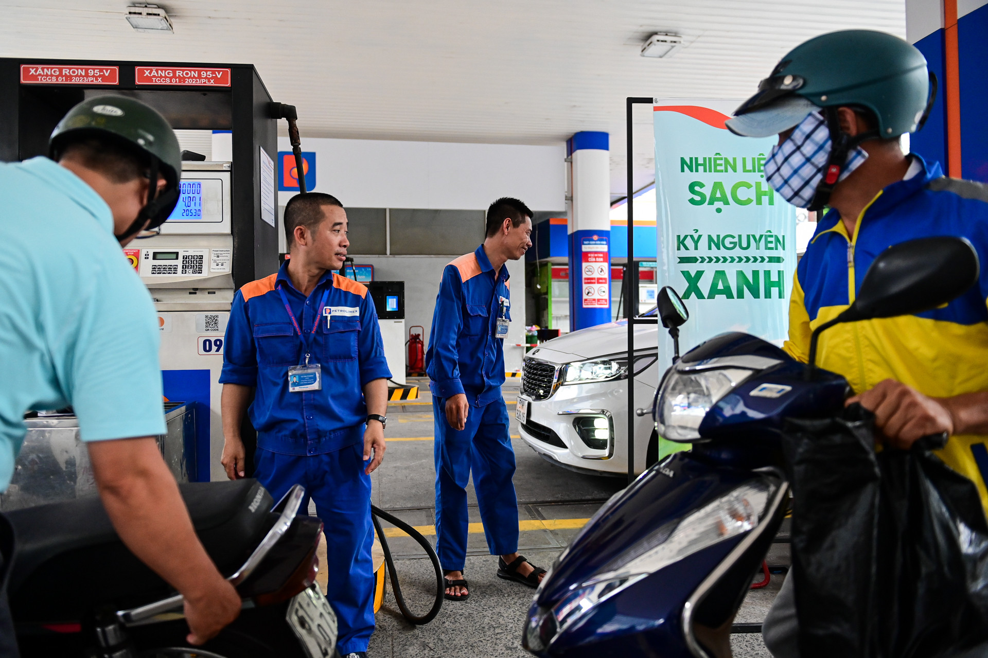 Giá dầu thế giới tuần này ghi nhận tuần biến động mạnh-3129-1