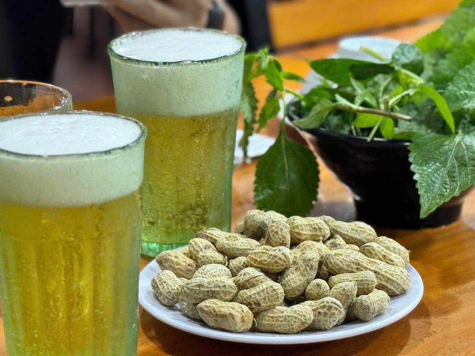 Bạn không nên uống quá nhiều bia ngày nắng nóng-3399-1