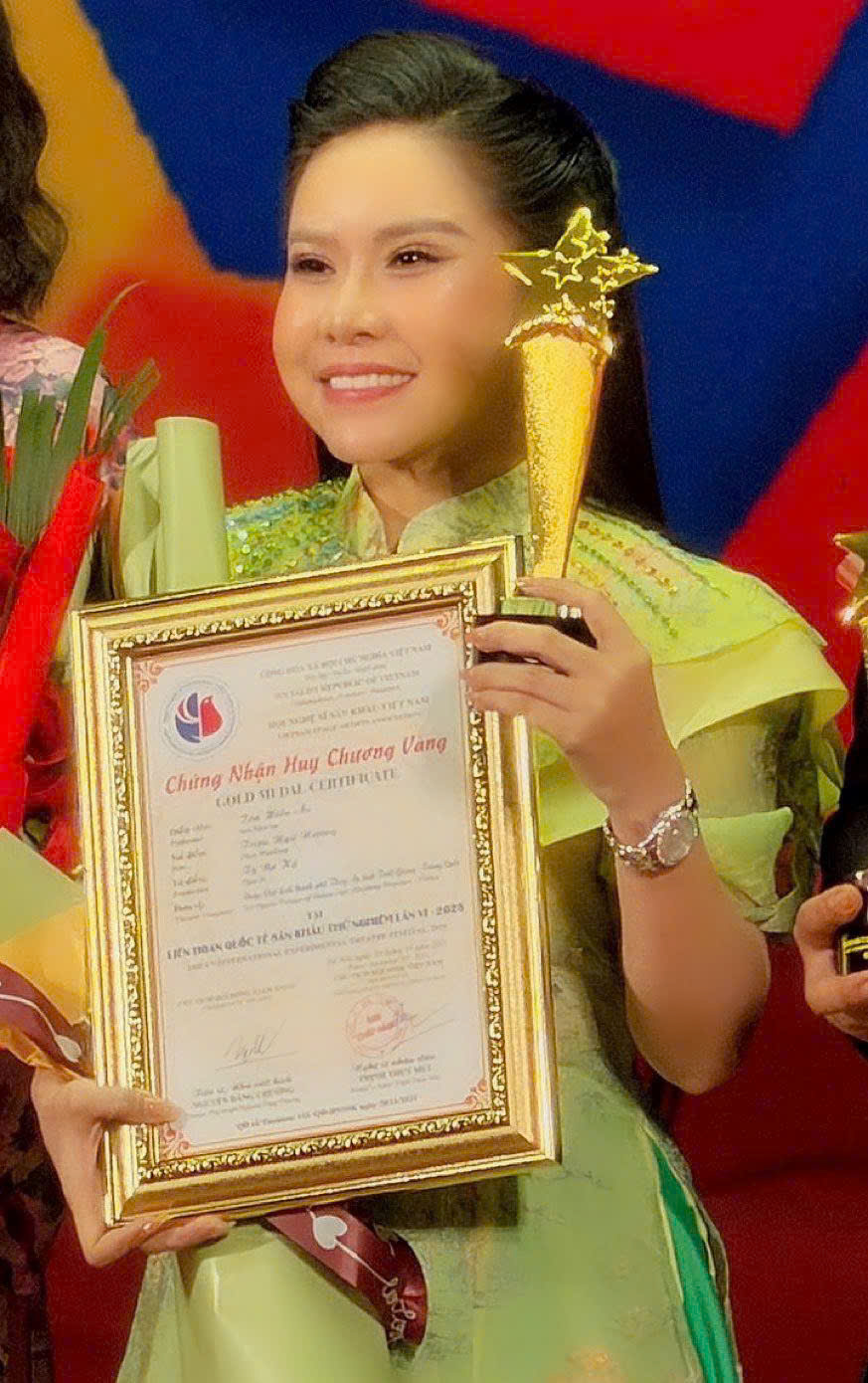 Bình Tinh nhận 2 Huy chương vàng quốc tế trong vòng 1 tháng-2378-1