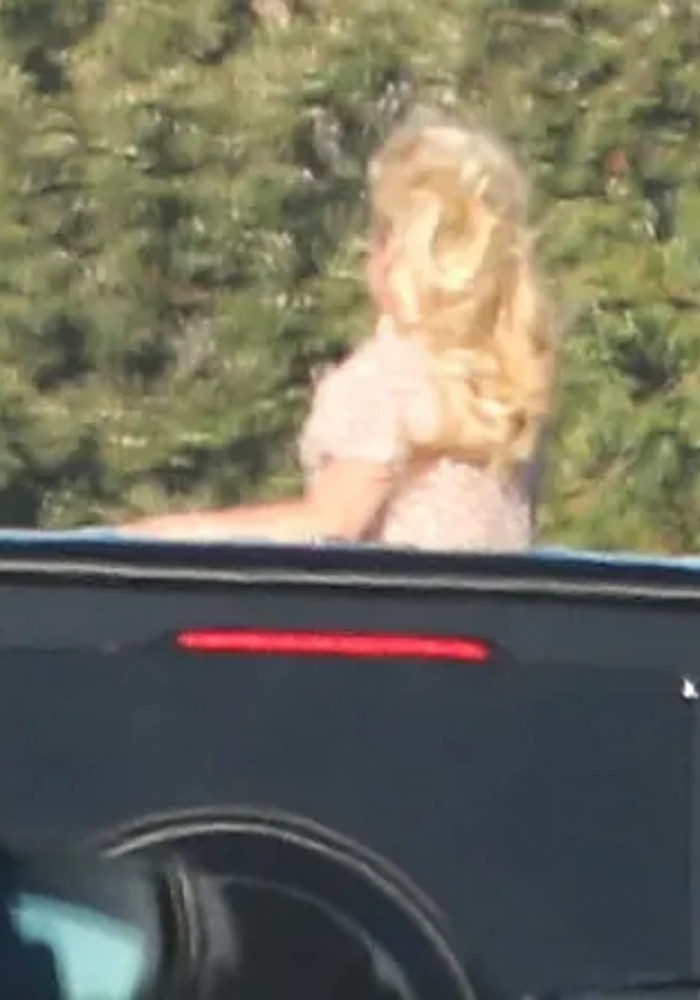 Britney Spears có hành vi mất kiểm soát khi xe đang di chuyển trên cao tốc-4663-1