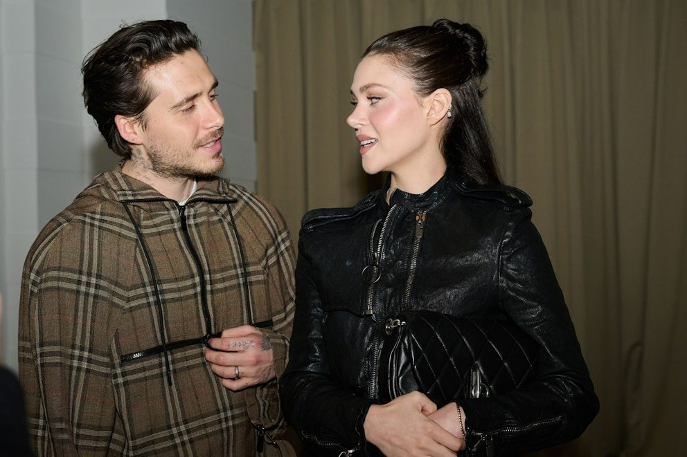 Vợ chồng Brooklyn không đến dự buổi ra mắt phim tài liệu Victoria Beckham-2220-1