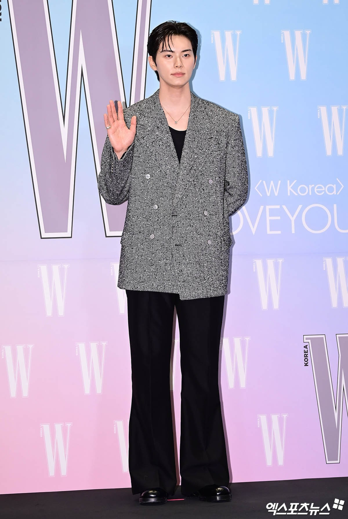 Love Your W để trục lợi dưới danh nghĩa từ thiện-2235-3