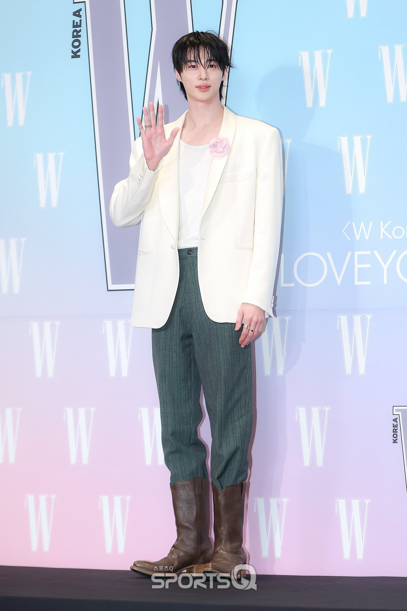 Love Your W để trục lợi dưới danh nghĩa từ thiện-2235-4