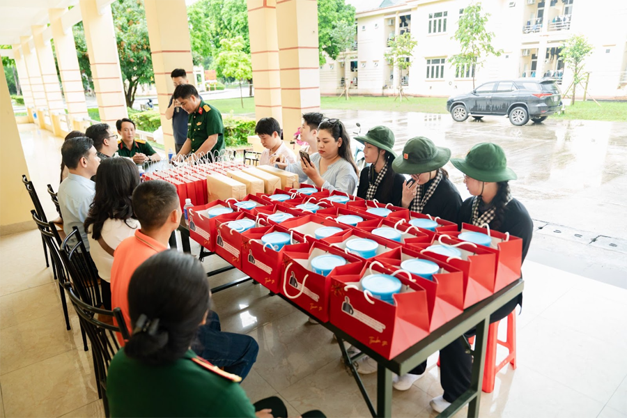 CEO Anna Yến Phượng luôn có những hoạt động cộng đồng tốt đẹp-2116-2
