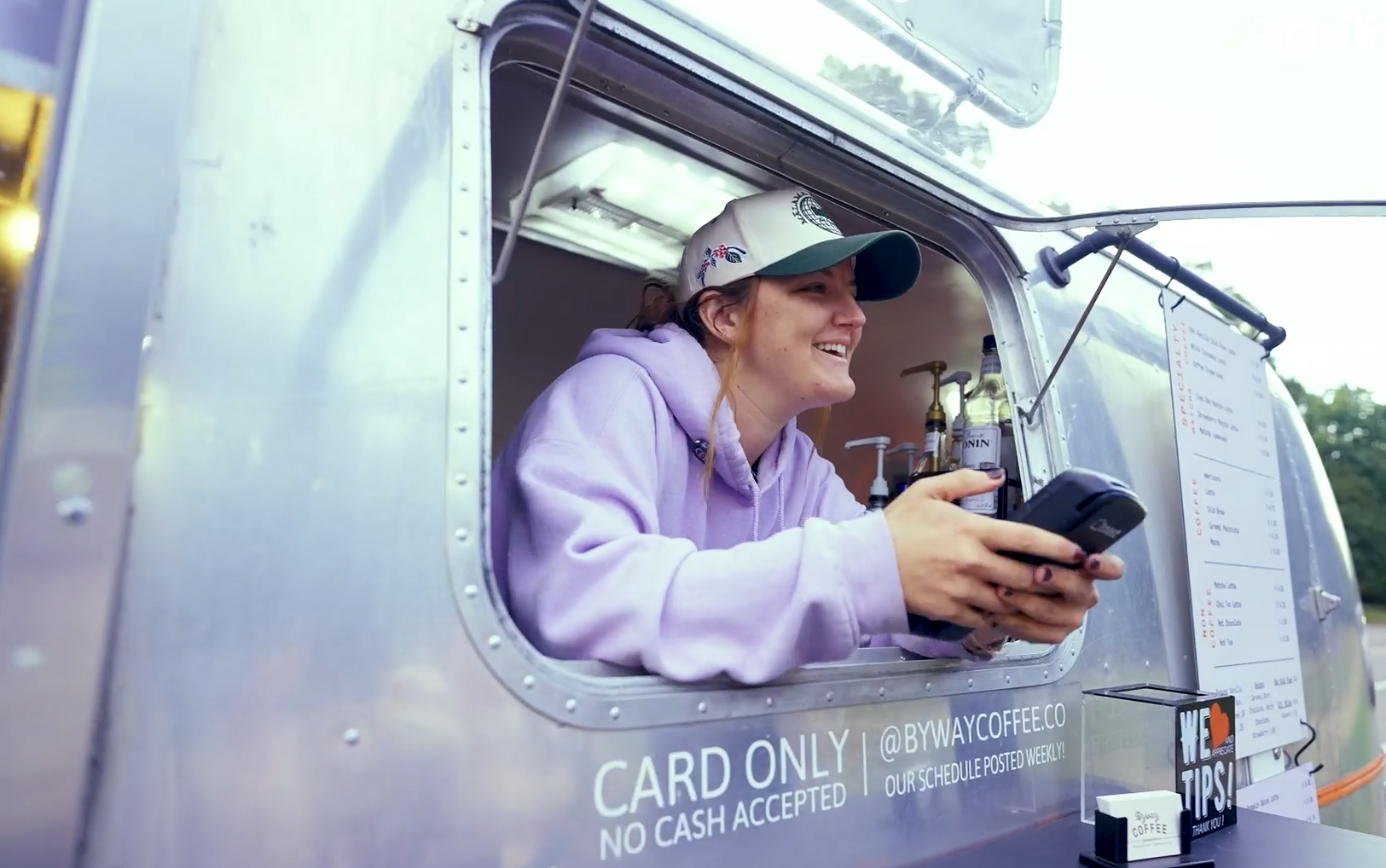 Cô gái thu hơn 13 tỷ mỗi năm với quán cà phê di động-2590-1