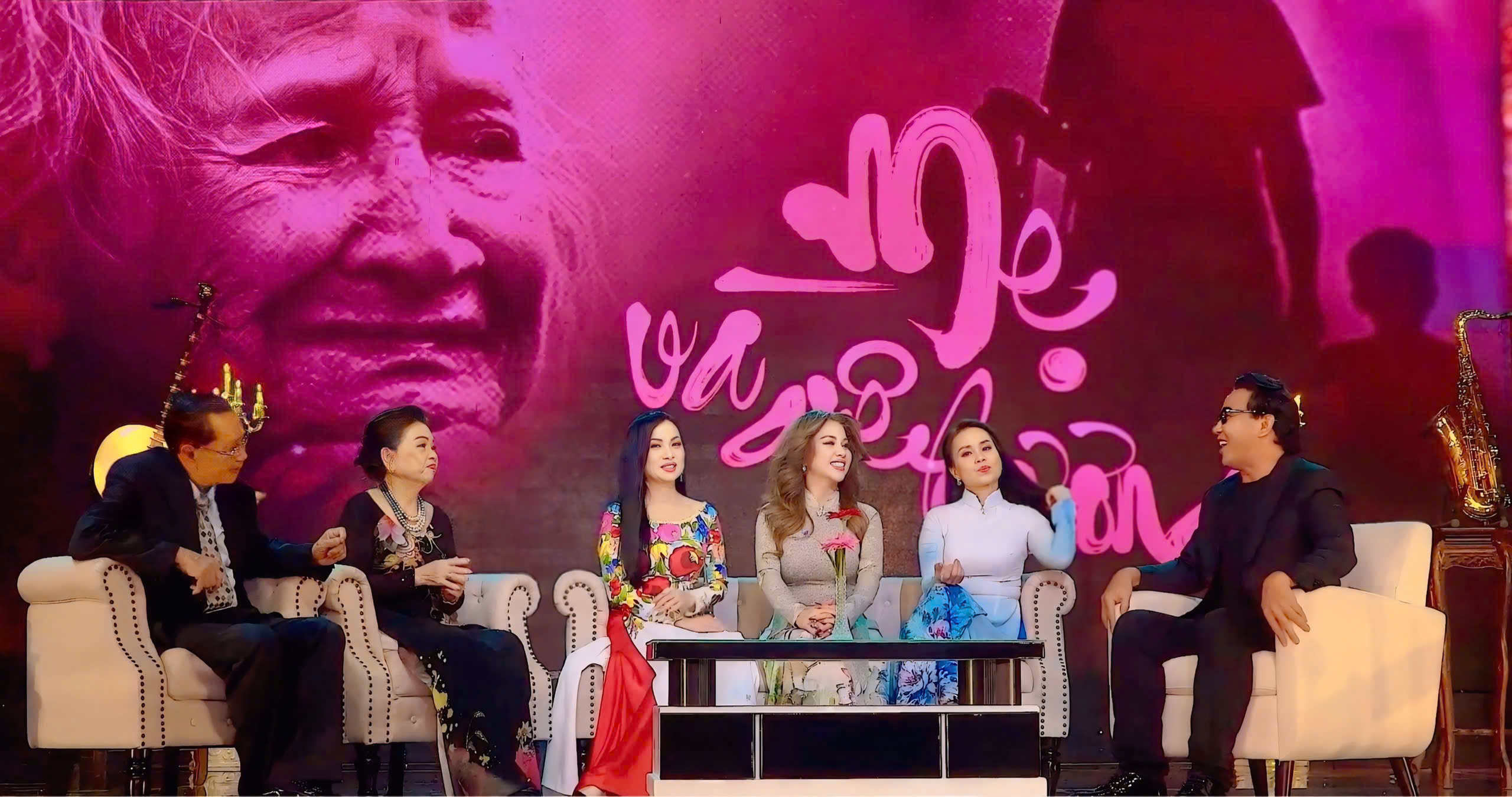 Chương trình (Mẹ và quê hương) của ca sĩ tỉ phú Hà Phương chính thức lên sóng-3197-1