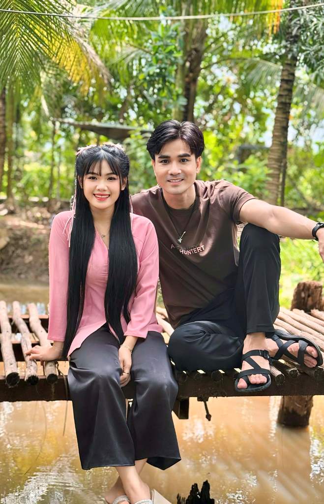 Ca sĩ Cao Sĩ Hùng có nhiều MV cùng dàn ca sĩ nổi tiếng-2442-1