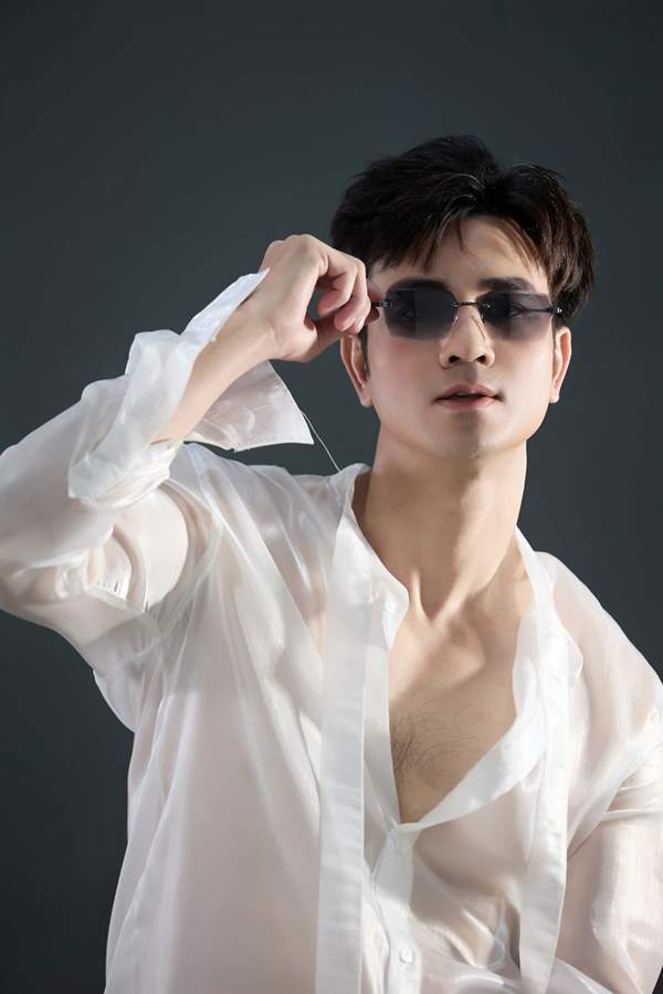 Ca sĩ Cao Sĩ Hùng có nhiều MV cùng dàn ca sĩ nổi tiếng-2442-1