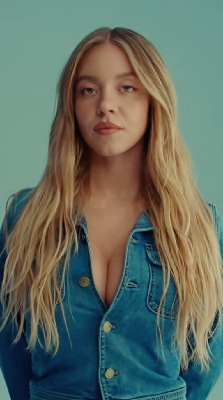 Quần jeans của Sydney Sweeney-2010-1