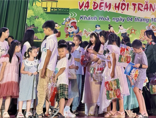 CEO Anna Yến Phượng đến trẻ em tại Lữ đoàn 293 với “Đêm hội Trăng Rằm”-2203-1
