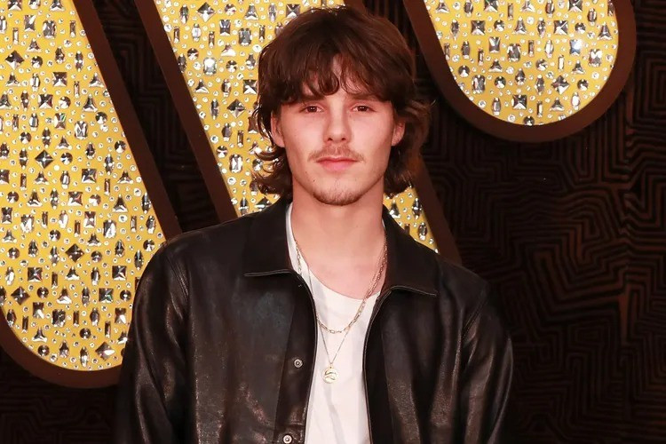 Cruz Beckham gây chú ý khi phát hành ca khúc mới.-2256-1