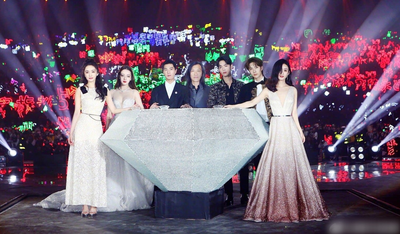 Triệu Lộ Tư được nền tảng sản xuất phim Tencent ưu ái hết mức.-2489-1