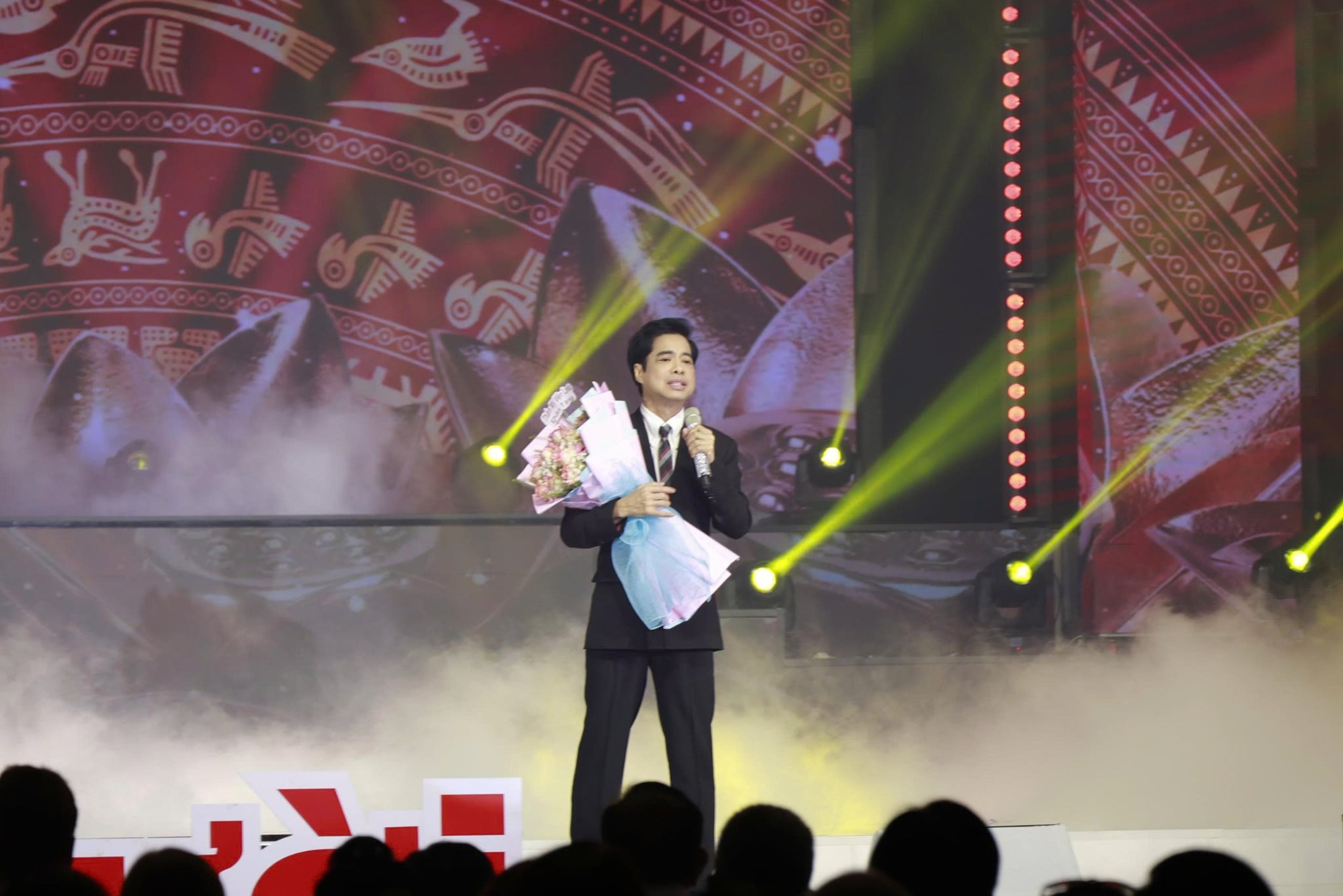 “Tình người giữa bão lũ” - chương trình nghệ thuật thiện nguyện vì bà con vùng lũ-2402-1