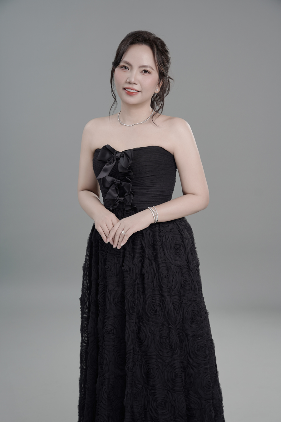 Nguyễn Uyên Phương cùng xã Hoàng Phúc chụp hình gia đình cùng 3 nhóc tỳ-637-1