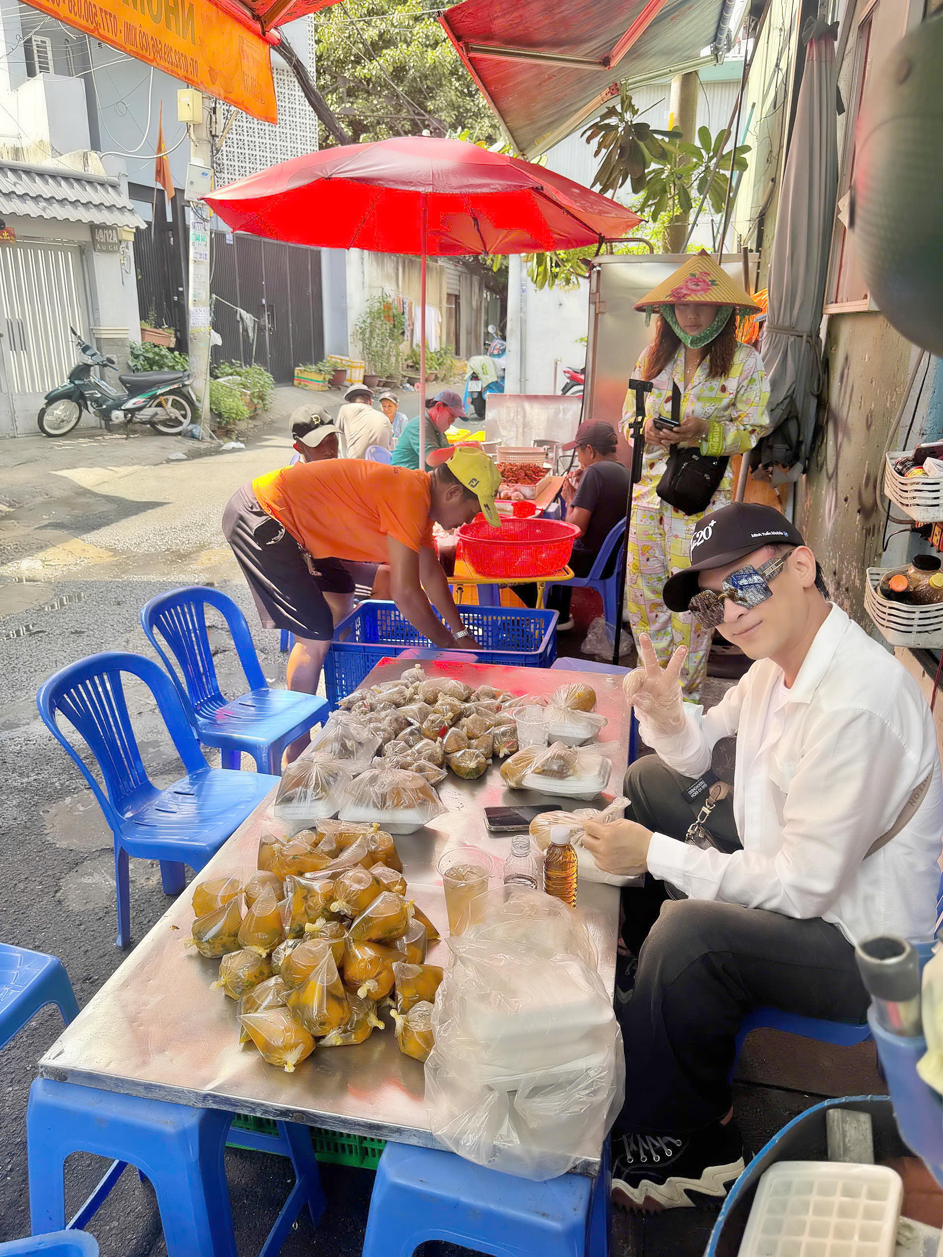 Ca sĩ Nguyên Vũ làm điều tuyệt vời trong ngày sinh nhật-2018-1