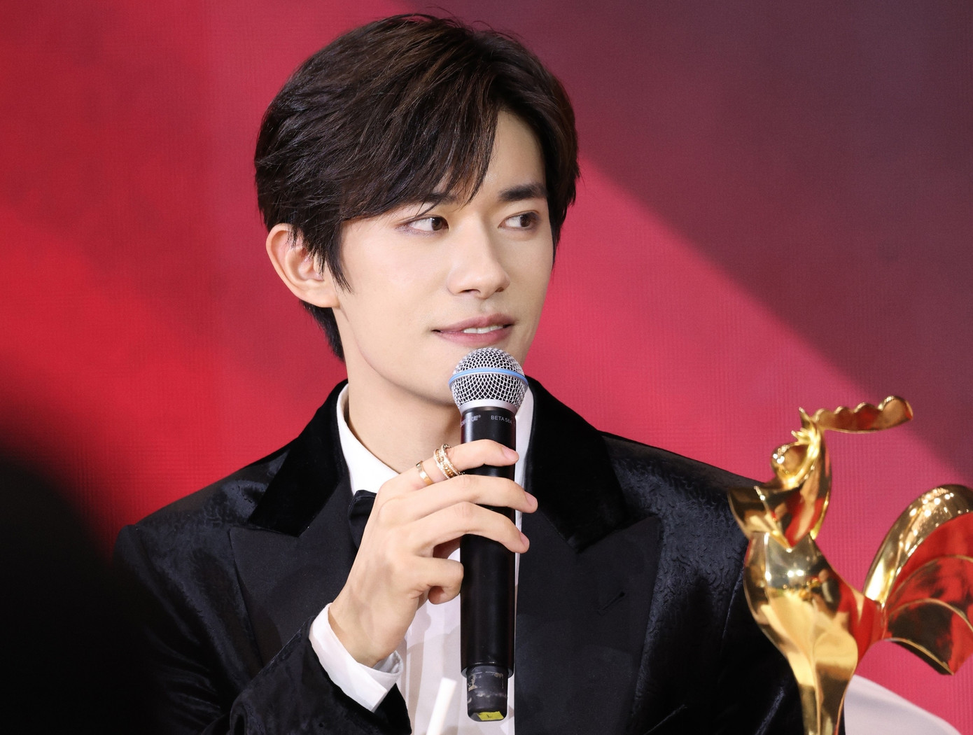 Dịch Dương Thiên Tỉ ra mắt phim điện ảnh nào cũng đạt doanh thu-2352-1