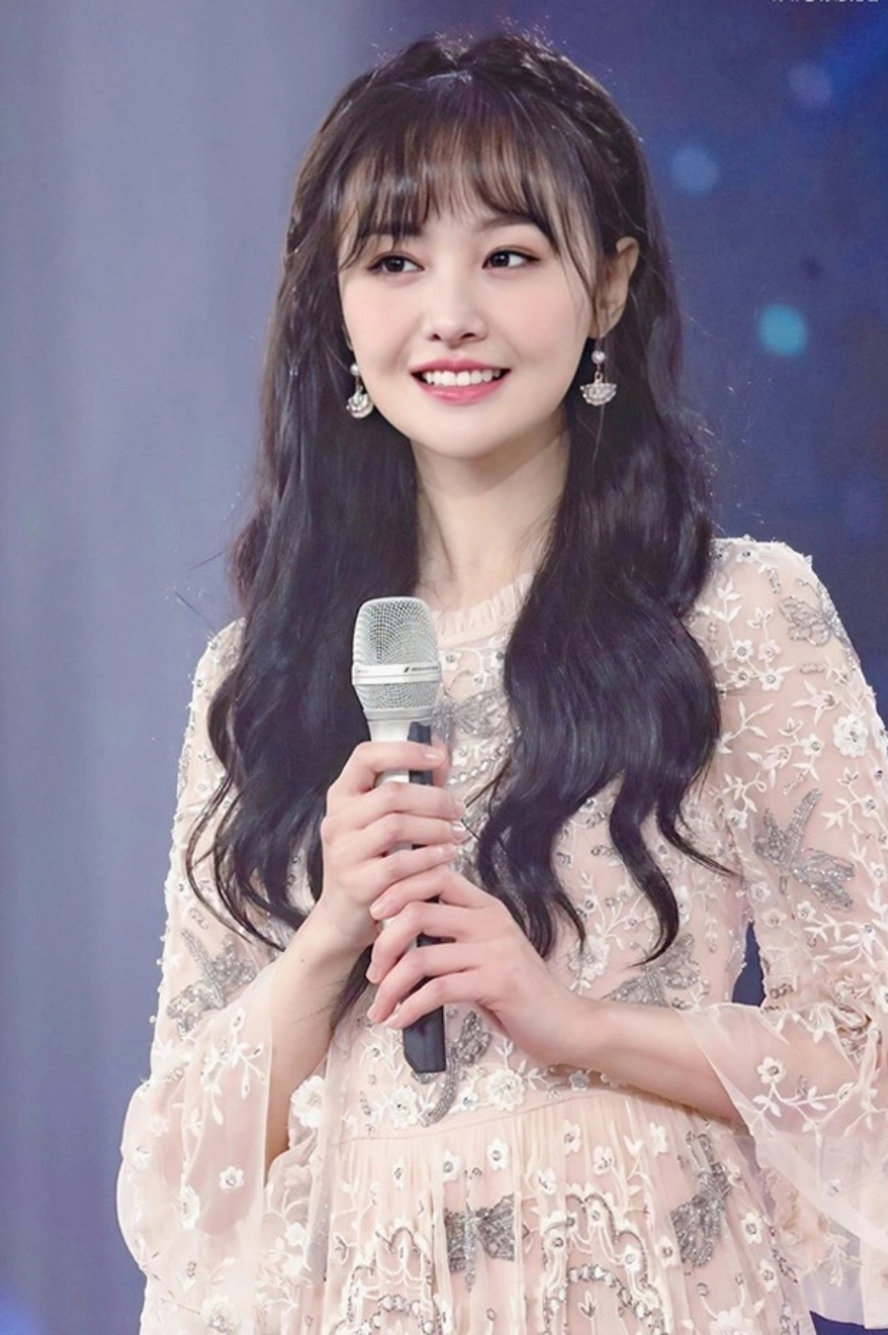 Trịnh Sảng lộ gương mặt khác lạ với phần má căng phồng-2529-2