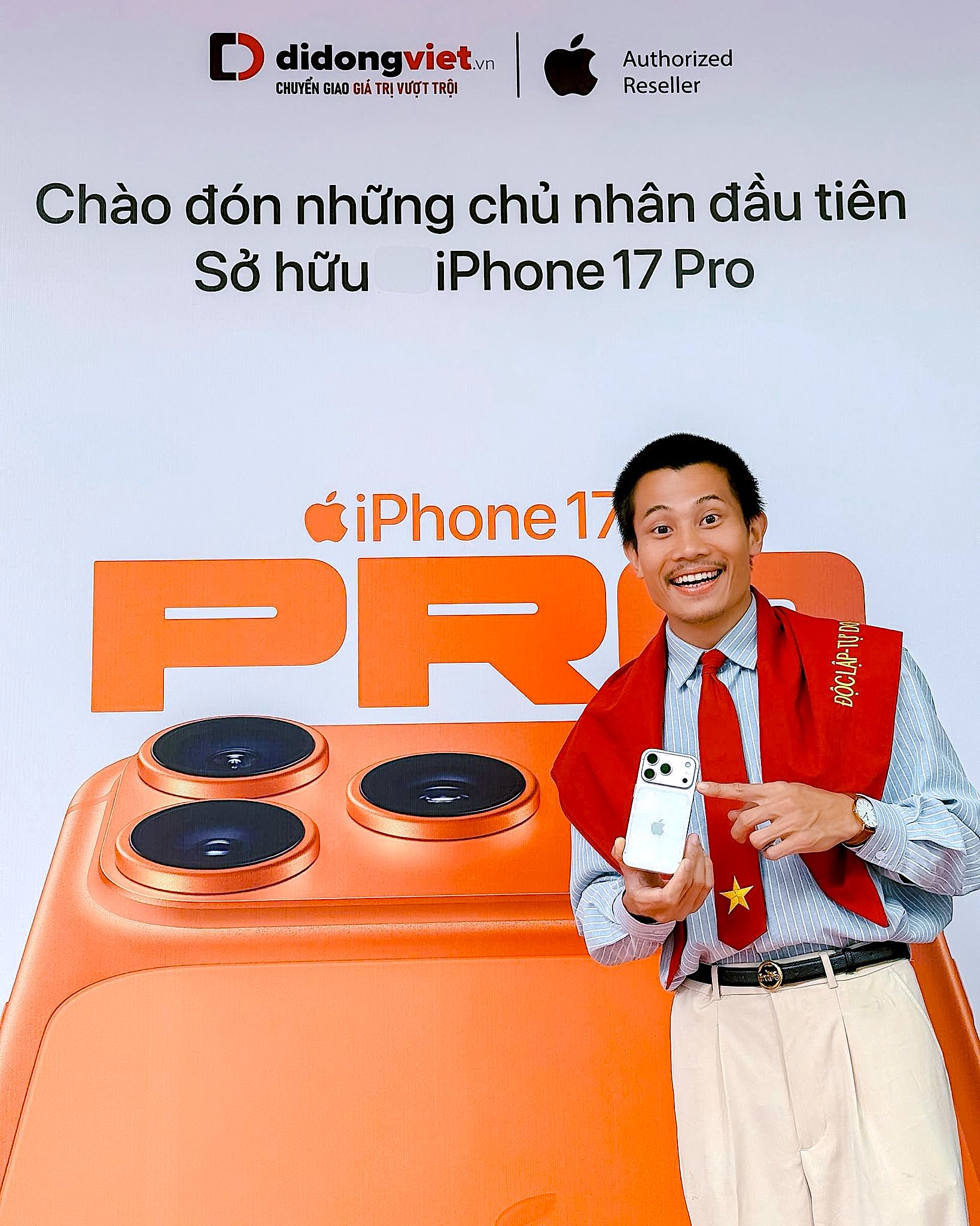 MC Sam cùng dàn sao “đập hộp” iPhone 17 Pro Max tại Di Động Việt-2151-1