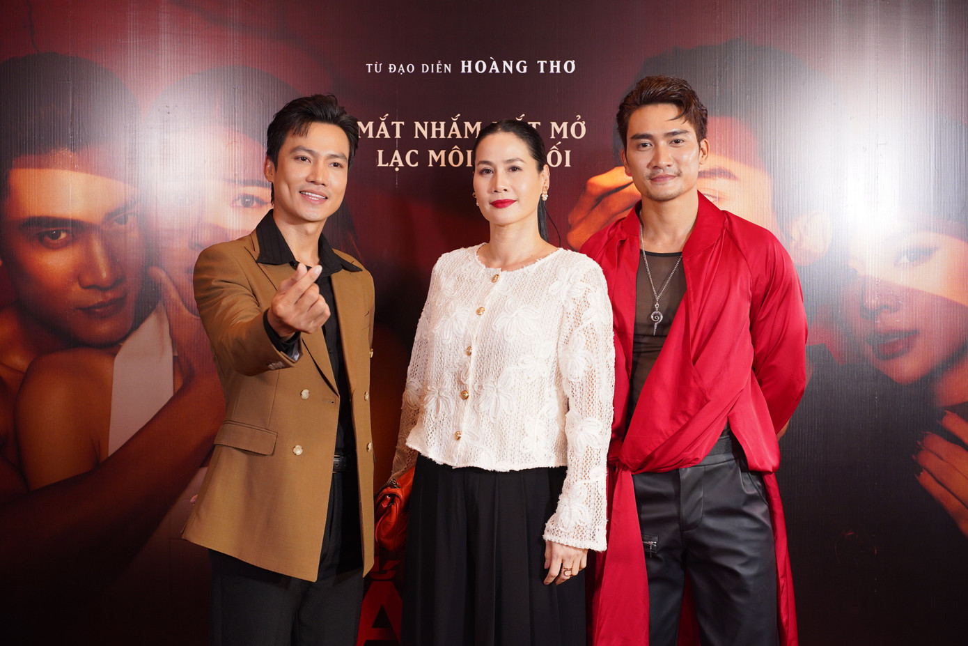 Phim Bịt mắt bắt nai gây tranh cãi-2267-1