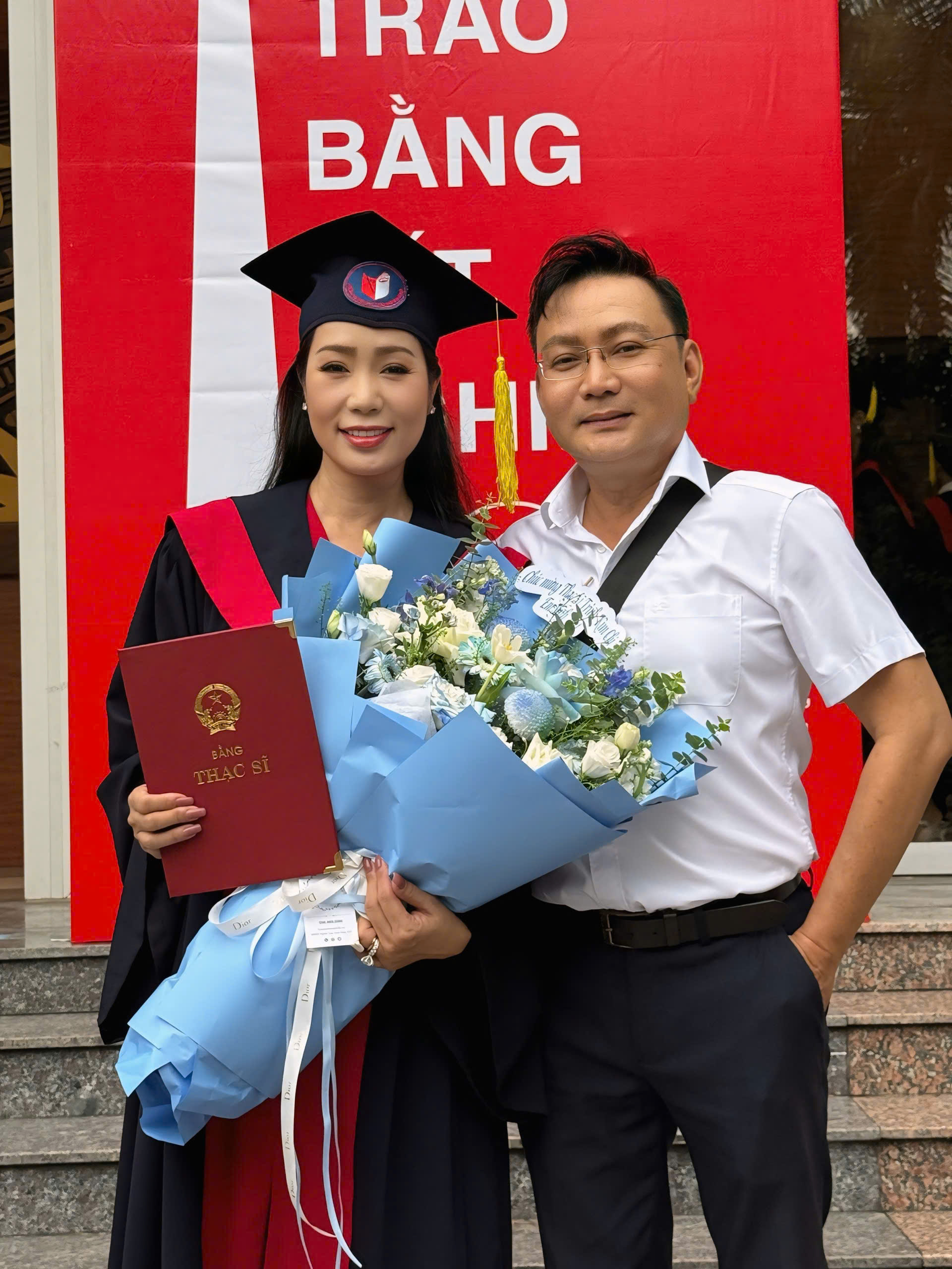 NSND Trịnh Kim Chi nhận bằng Thạc sĩ sau 2 năm đèn sách-1909-1