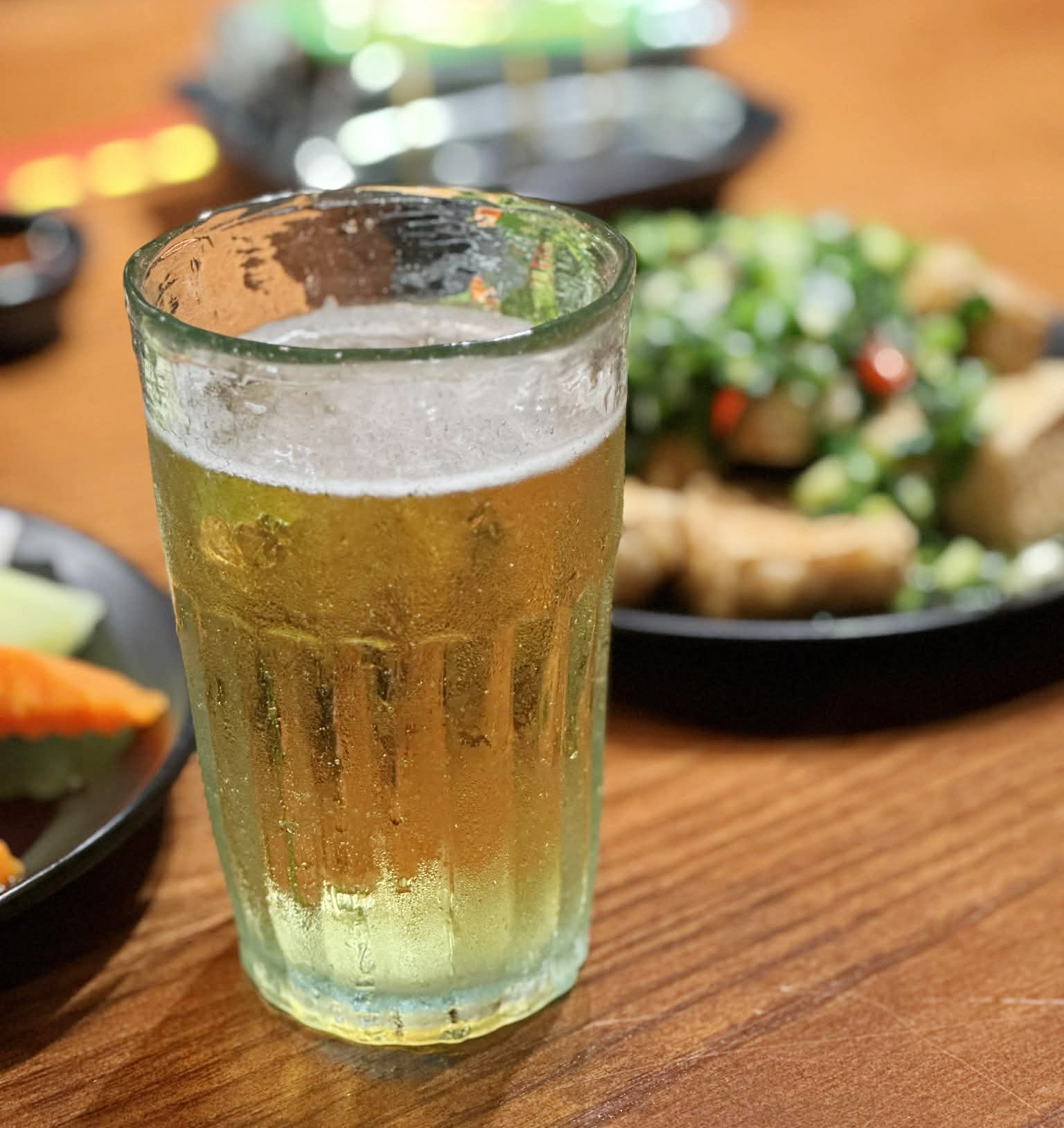 Dùng nhiều rượu bia, đồ ăn dầu mỡ vào buổi tối không tốt cho gan-3074-1