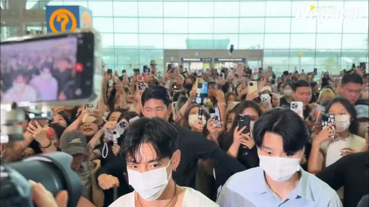Fan đổ xô về sân bay để đón hoặc tiễn sao Kpop.-2202-1