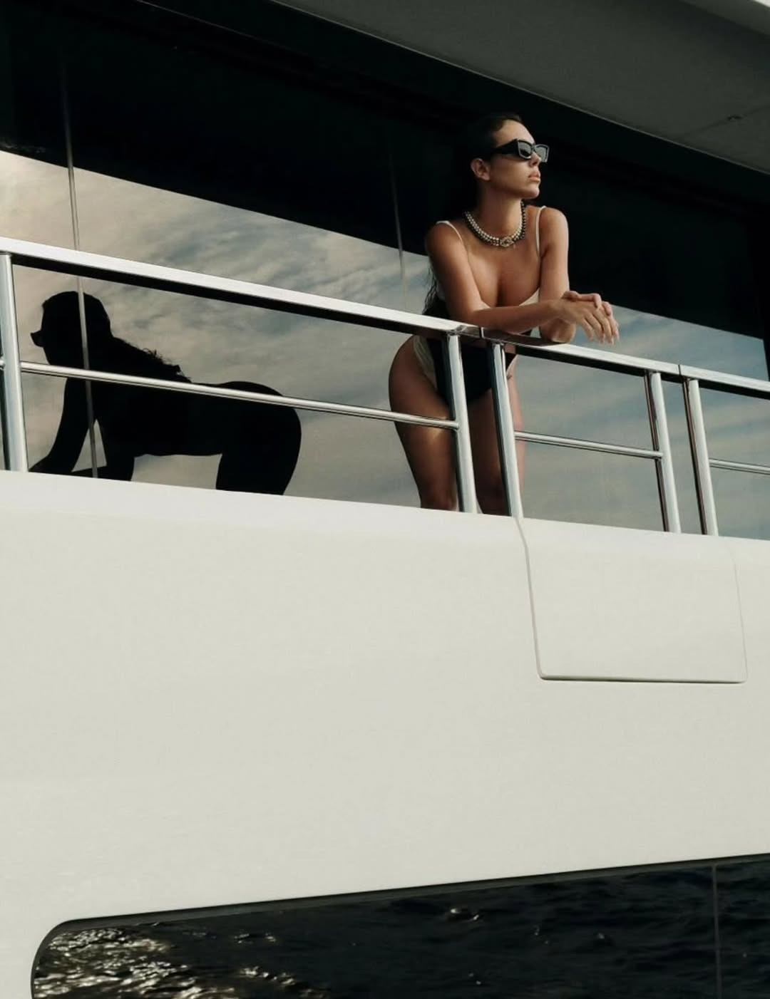Georgina Rodriguez - siêu mẫu 32 tuổi gây sốt với loạt ảnh diện đồ bơi-3561-3