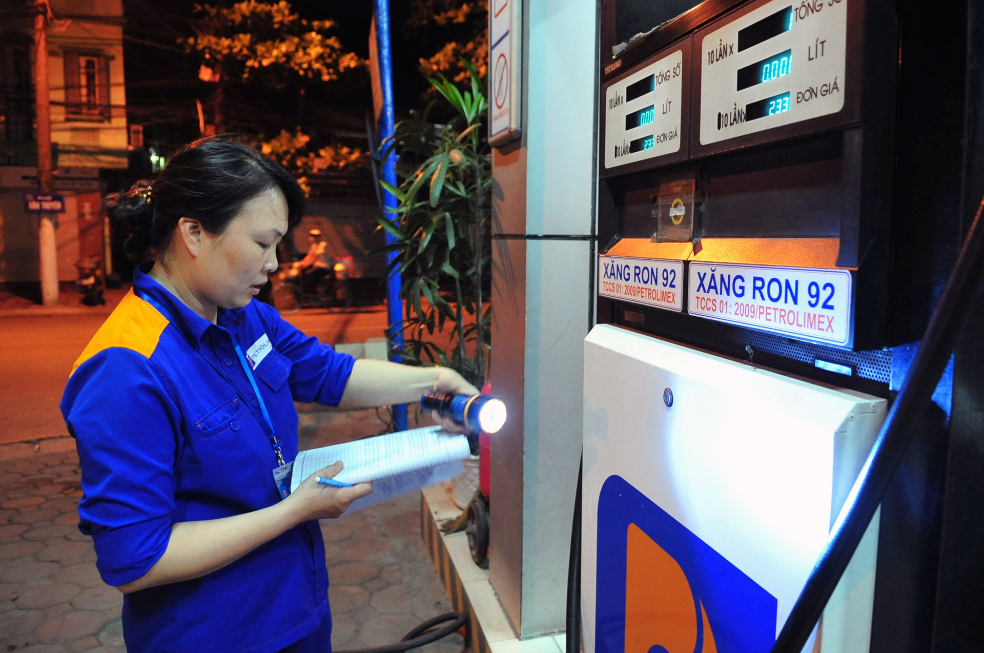 Giá xăng có thể tăng lần thứ hai-2707-1