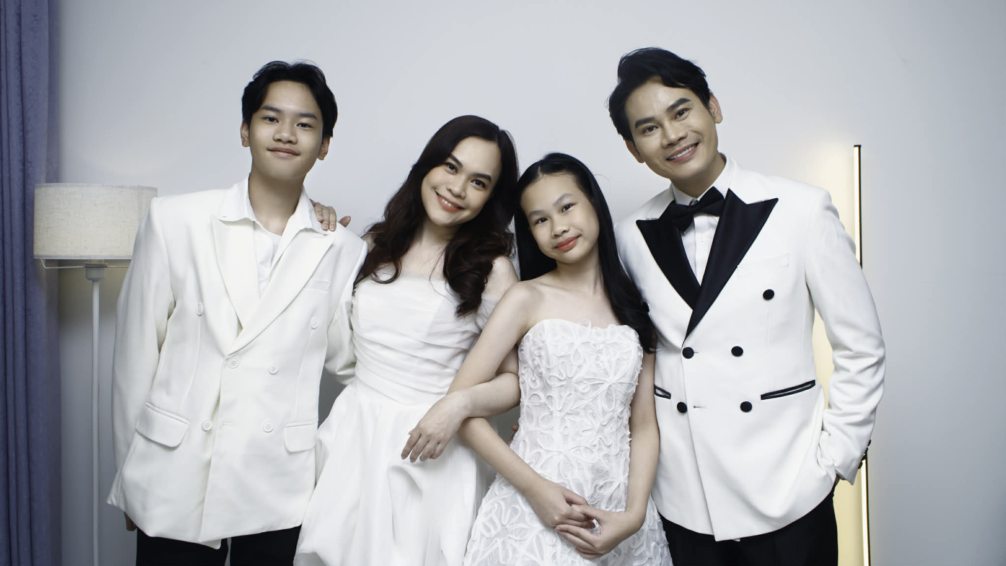 MC Hồng Phúc dành món quà đặc biệt kỉ niệm 27 năm ngày cưới-3052-1