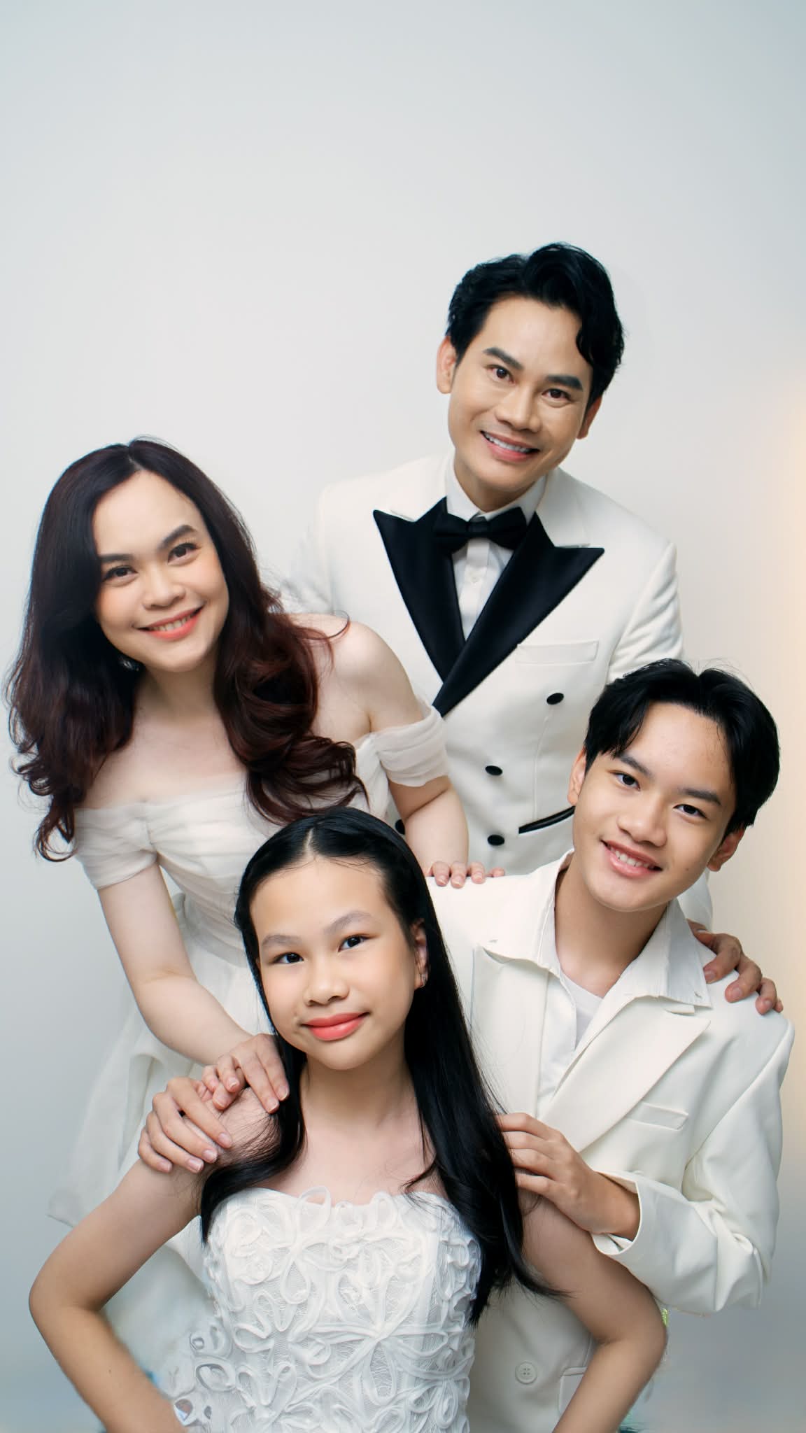 MC Hồng Phúc dành món quà đặc biệt kỉ niệm 27 năm ngày cưới-3052-3