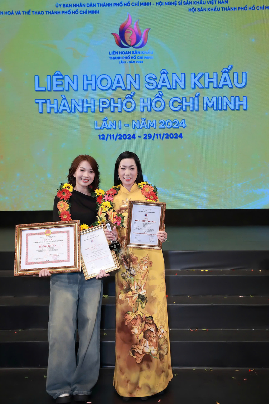 Vở Diễn Ngày Ấy Cổng Trời của Sân khấu Trịnh Kim Chi giành 6 giải thưởng tại Liên hoan Sân khấu-574-1