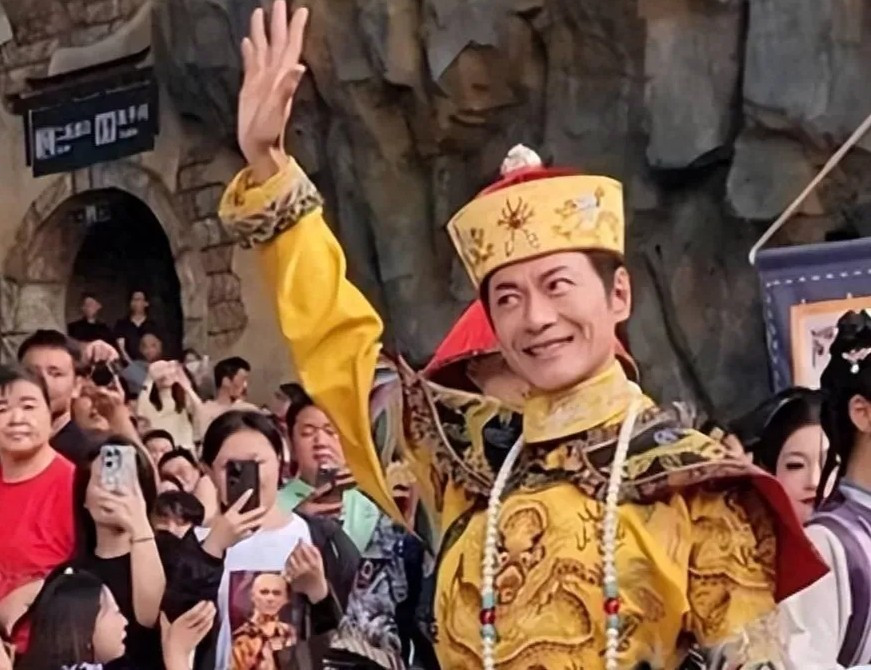 Giang Hoa làm nhân viên tại các khu du lịch.-2217-2