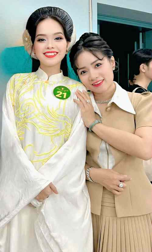 Học trò của NS Thy Nhung đạt Chuông bạc vọng cổ 2025-2170-1