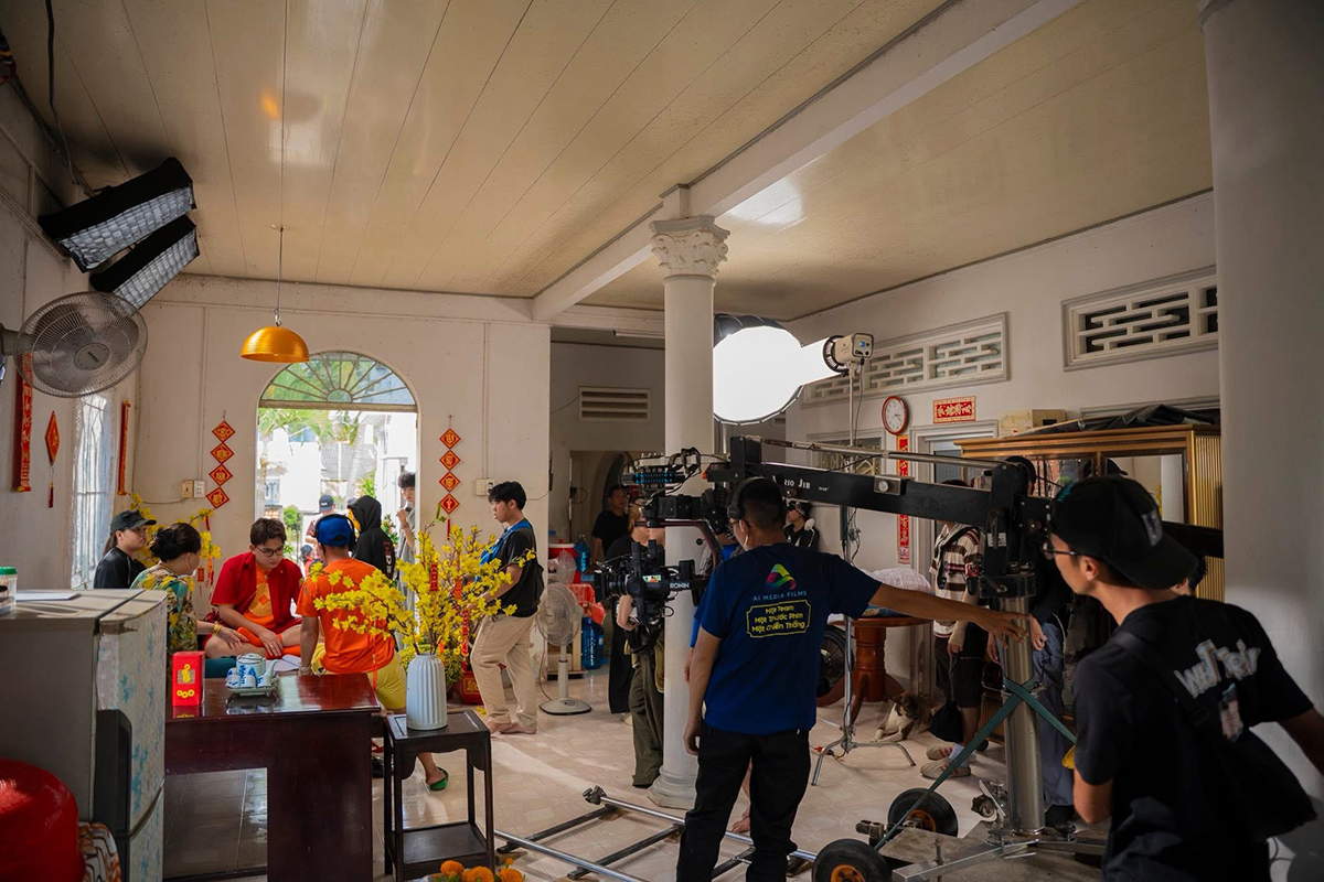 Diễn viên Lại Nhật Khoa làm phim Tết tạii quê nhà-2514-1