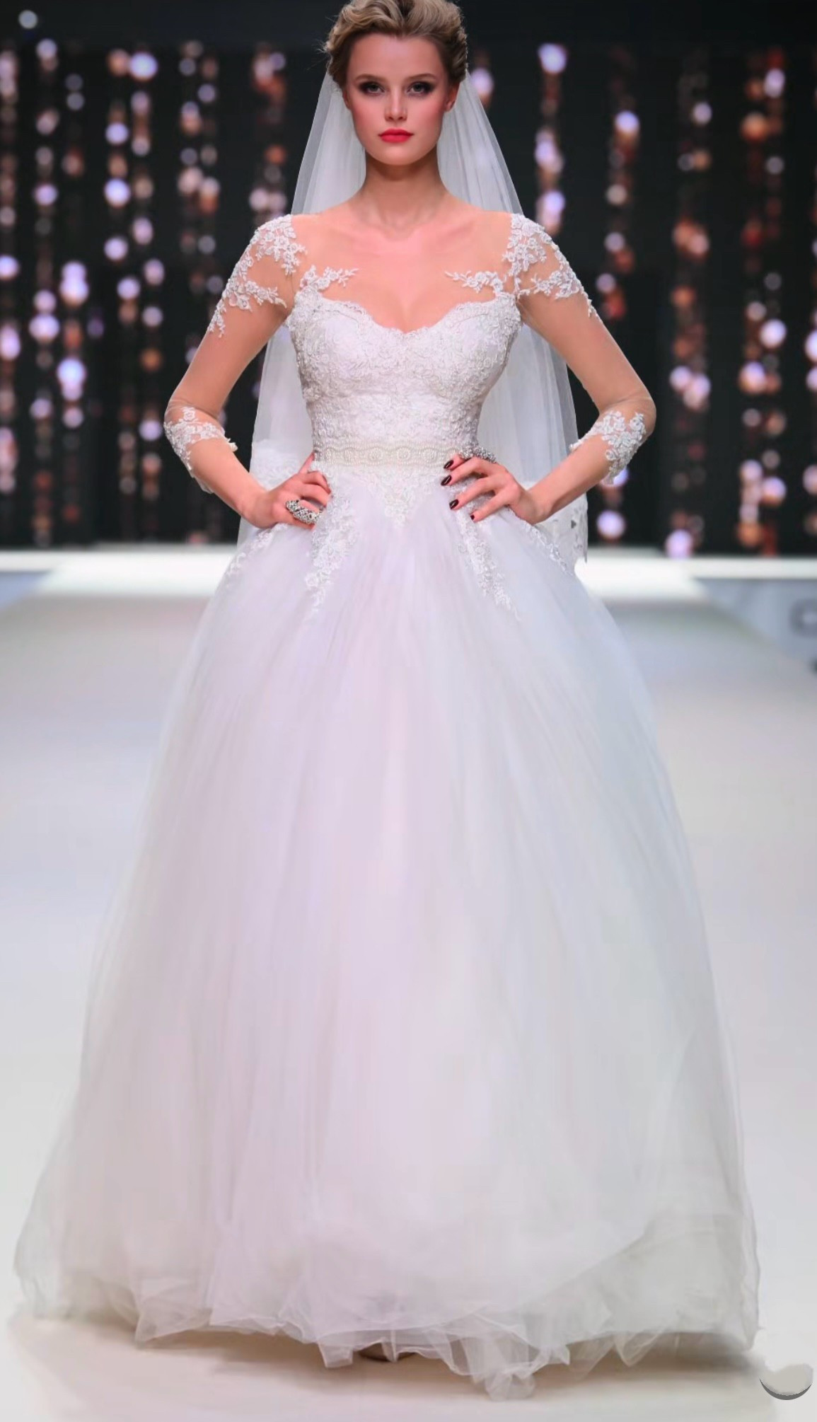 Hoa hậu đẹp nhất Thế giới tái xuất sàn diễn-2276-1