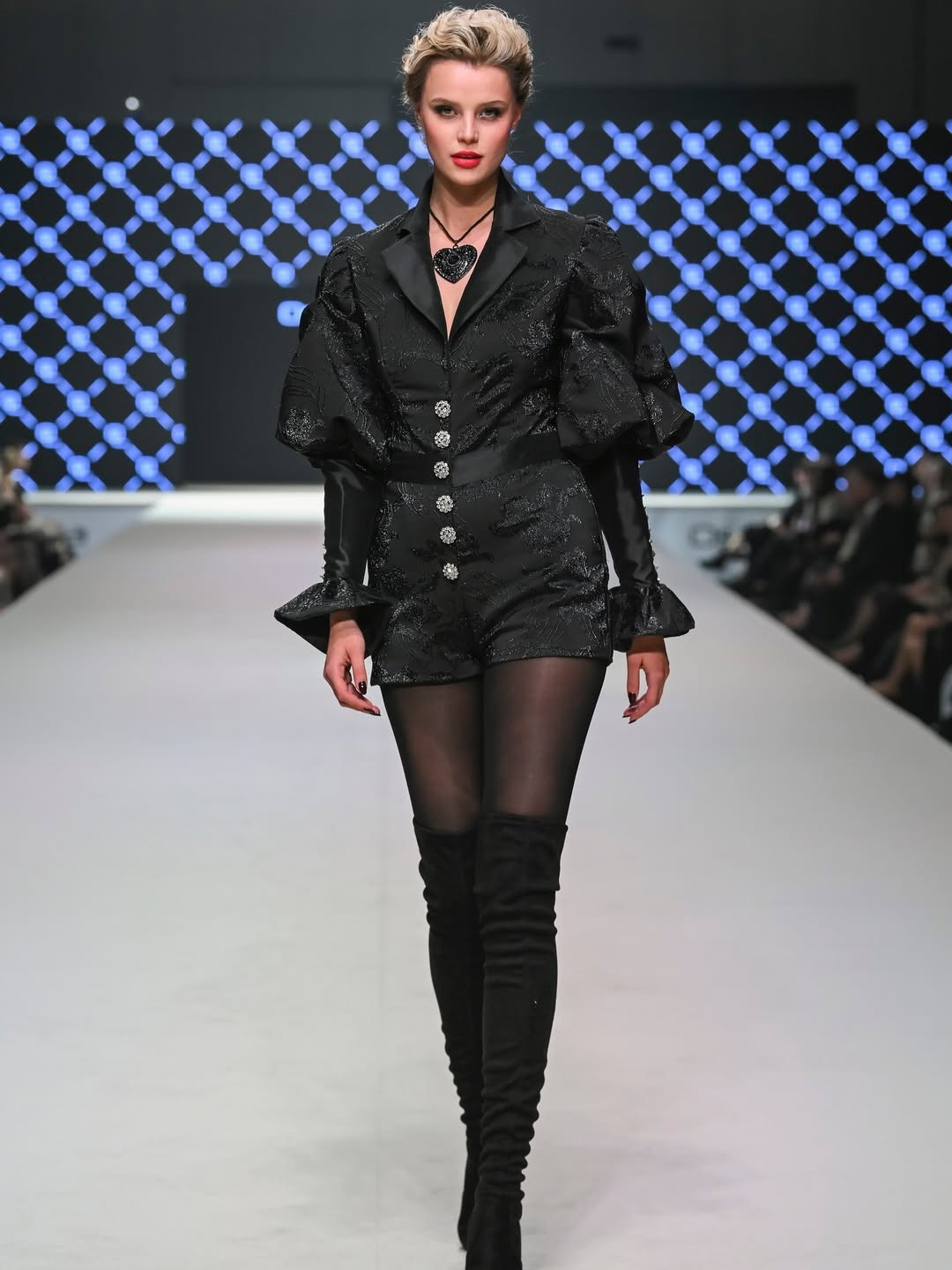 Hoa hậu đẹp nhất Thế giới tái xuất sàn diễn-2276-3