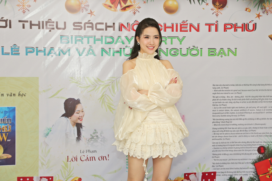 Nhiều sao đổ bộ ngày ra mắt cuốn sách 'Nội chiến Tỉ phú' của CEO Lê Phạm-2456-1