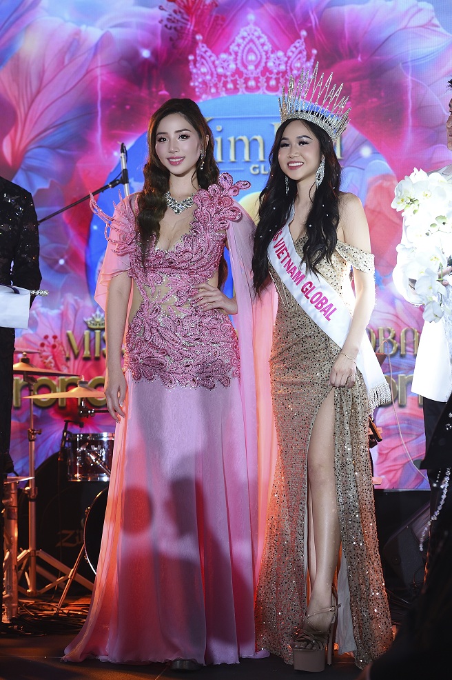 Hoa hậu Việt Nam toàn cầu “Mỵ Nương” Natasha Đào mong muốn nhiều chuyến đi từ thiện tại quê nhà-2348-1