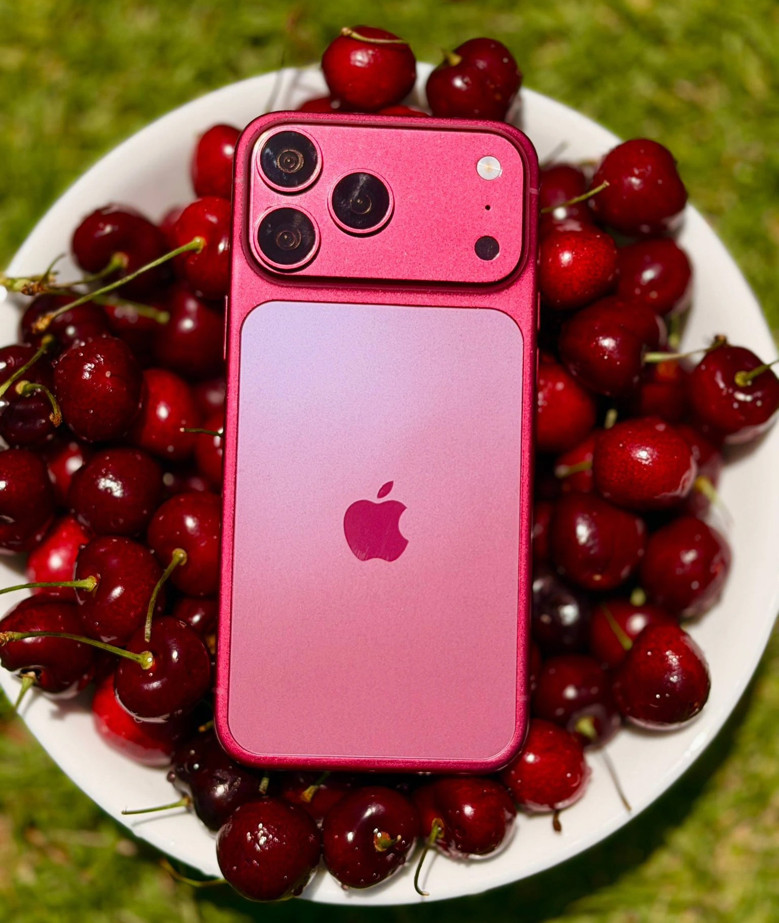 iPhone 18 Pro Max với màu Dark Cherry.-3558-1