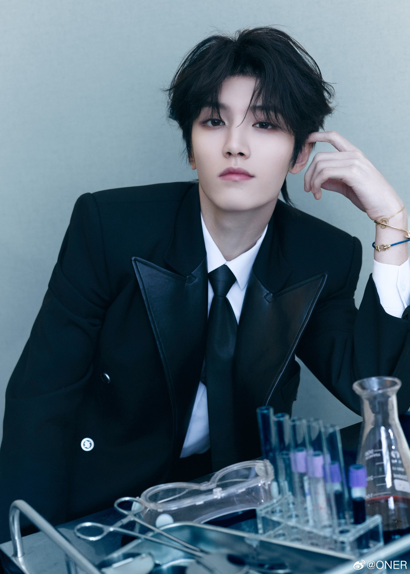 Linh Siêu hành hung hai cô gái được cho là người hâm mộ cuồng.-2476-1