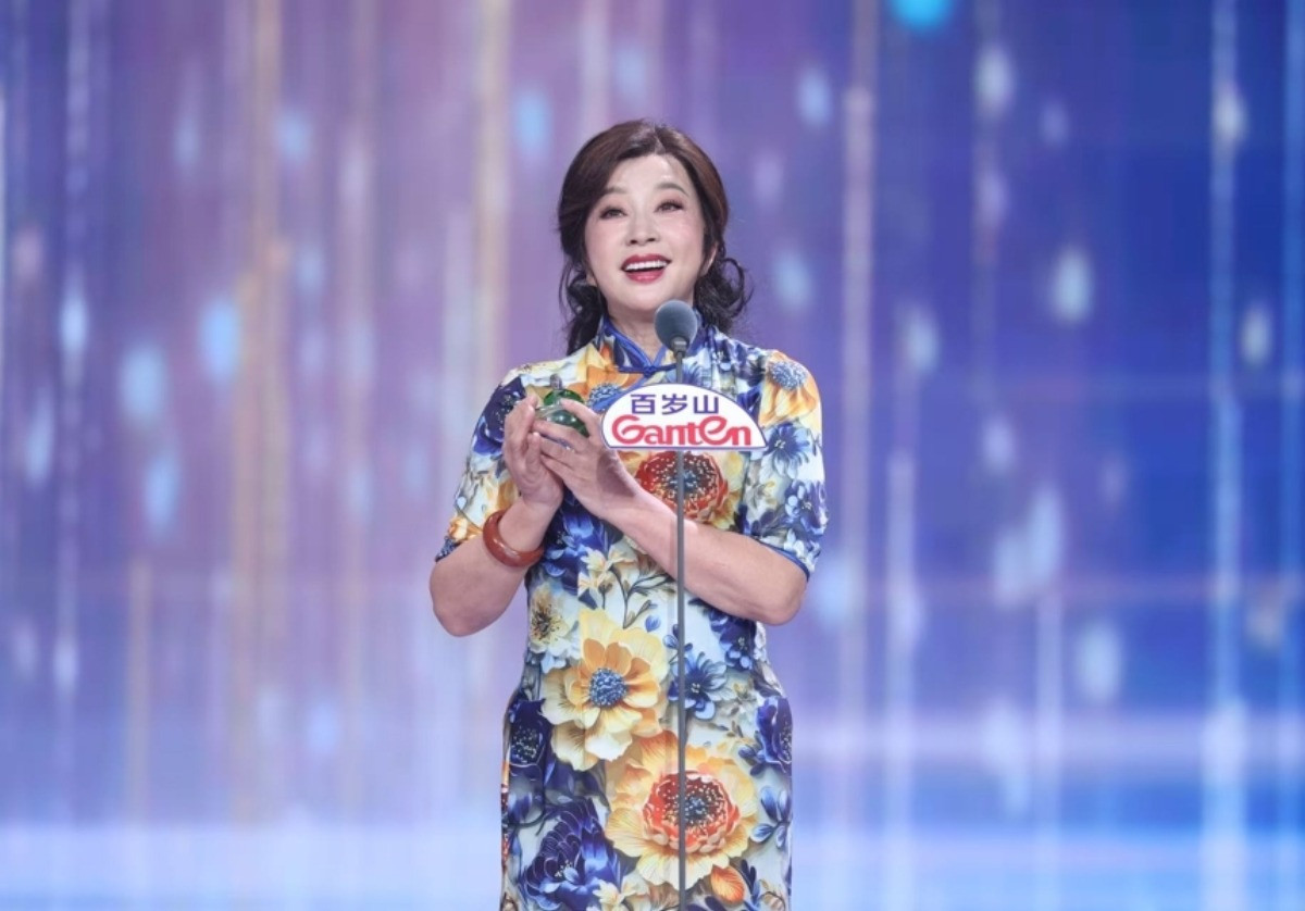 Cổ Kha livestream nhắc lại mối tình gây tranh cãi với nữ diễn viên Lưu Hiểu Khánh-2877-1