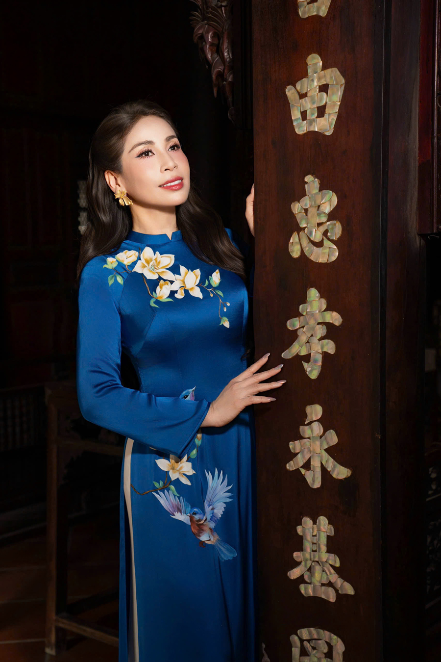 Lý Hương thực hiện bộ ảnh áo dài cùng con gái Jessica-2845-1