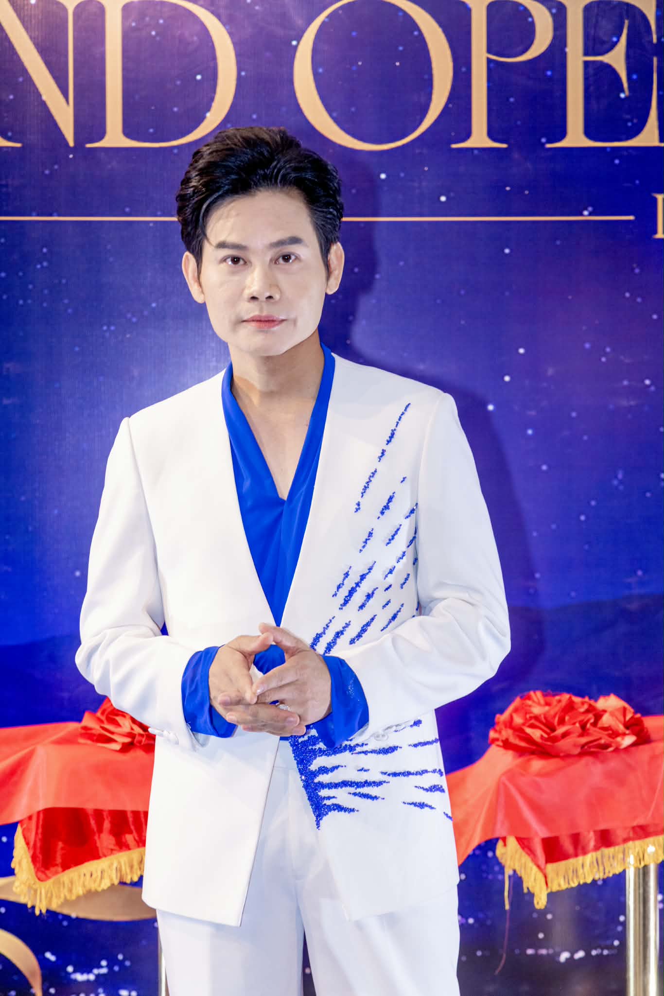 MC Hồng Phúc lan tỏa thông điệp chăm sóc sức khoẻ cần thiết khi du lịch-4826-3