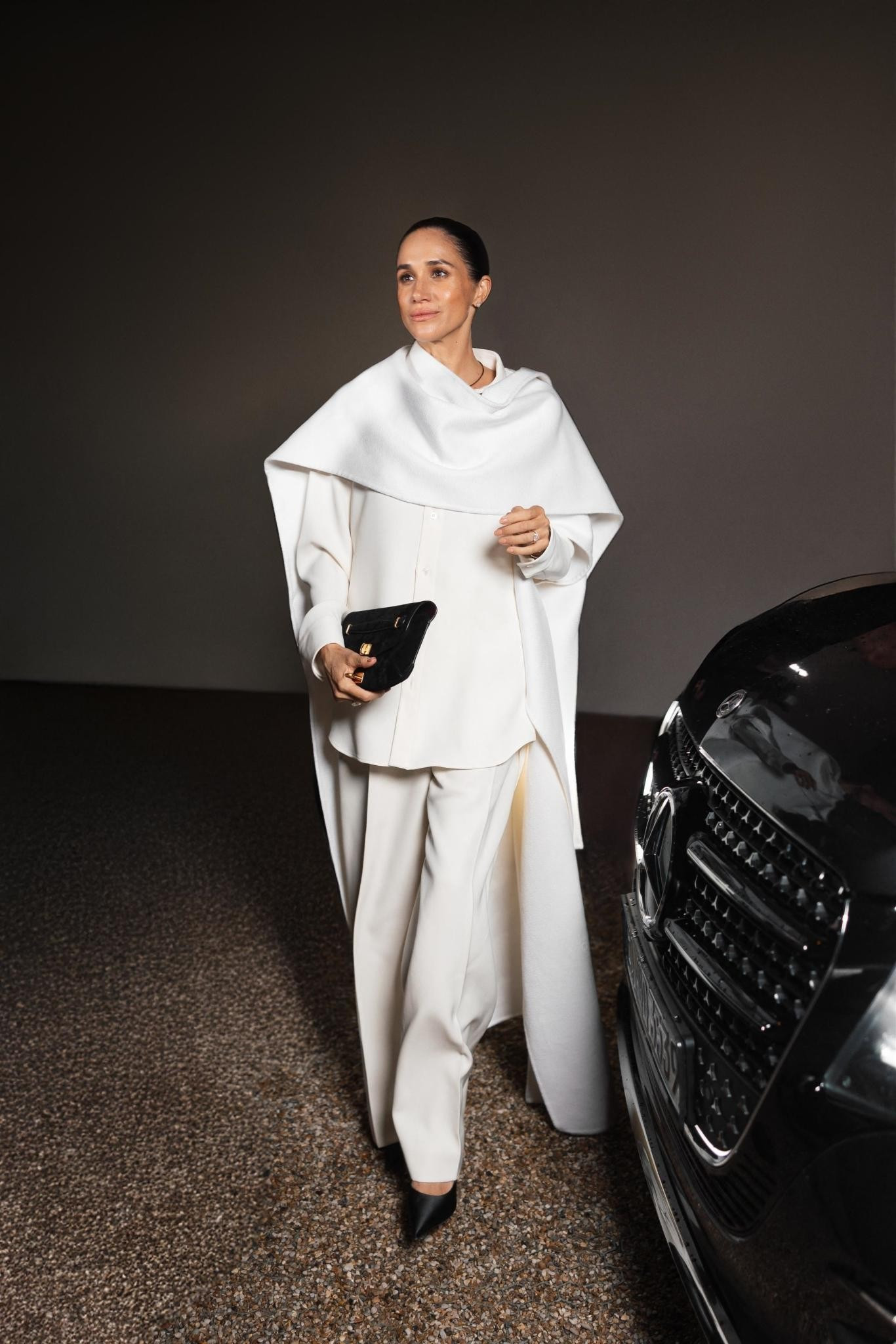 Meghan Markle và chuyến đi đầy ồn ào tại Pháp.-2222-1