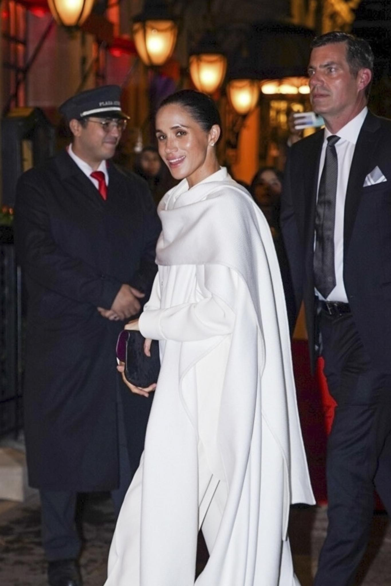 Meghan Markle và chuyến đi đầy ồn ào tại Pháp.-2222-2