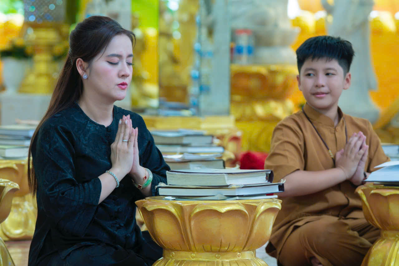 Hồng Loan và con trai nhạc sĩ Nguyễn Minh Anh ghi điểm với MV nhân mùa Vu Lan-4814-4