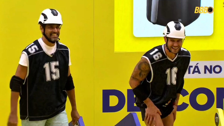 Nam diễn viên Henri Castelli ngất xỉu trên sóng truyền hình:-2582-1