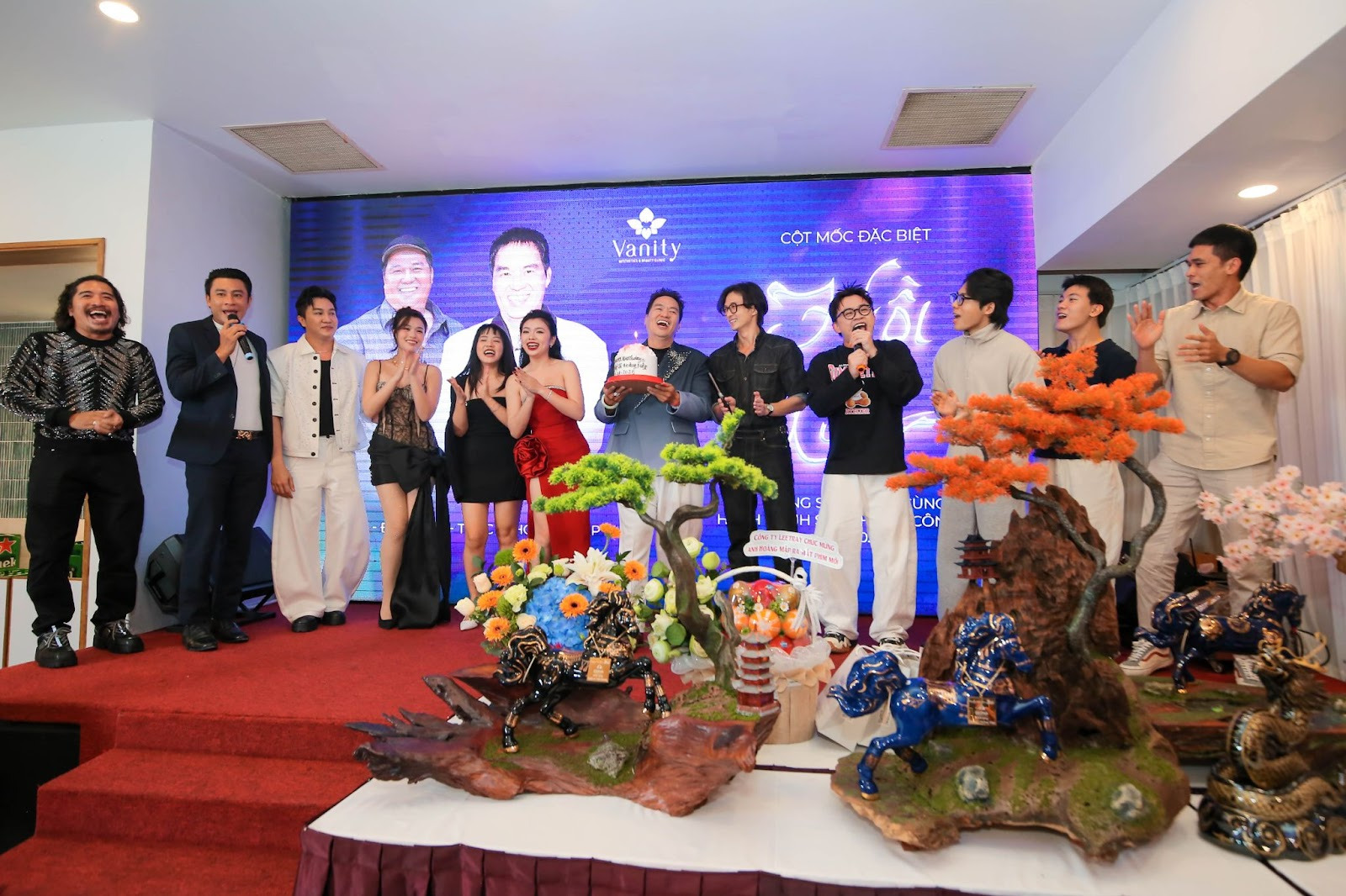 Gia đình Hoàng Mập rạng rỡ ra mắt 2 phim mới dịp sinh nhật-2283-1