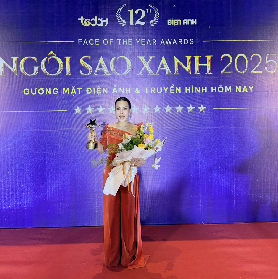 Nghệ sĩ Việt Hương được vinh danh ở hạng mục diễn viên chính xuất sắc nhất-2588-1